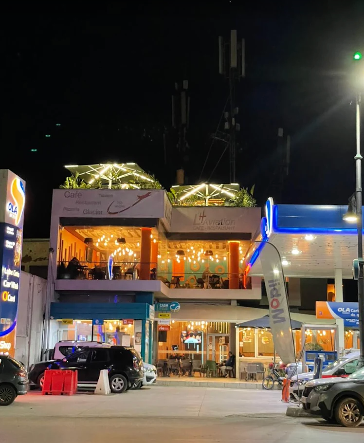 Café L'Aviation — Meknès — Coffee shop • Restaurant • Pool • Esports